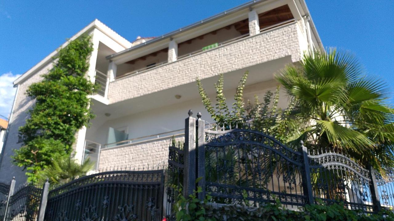 Villa Mira Trogir Exterior photo